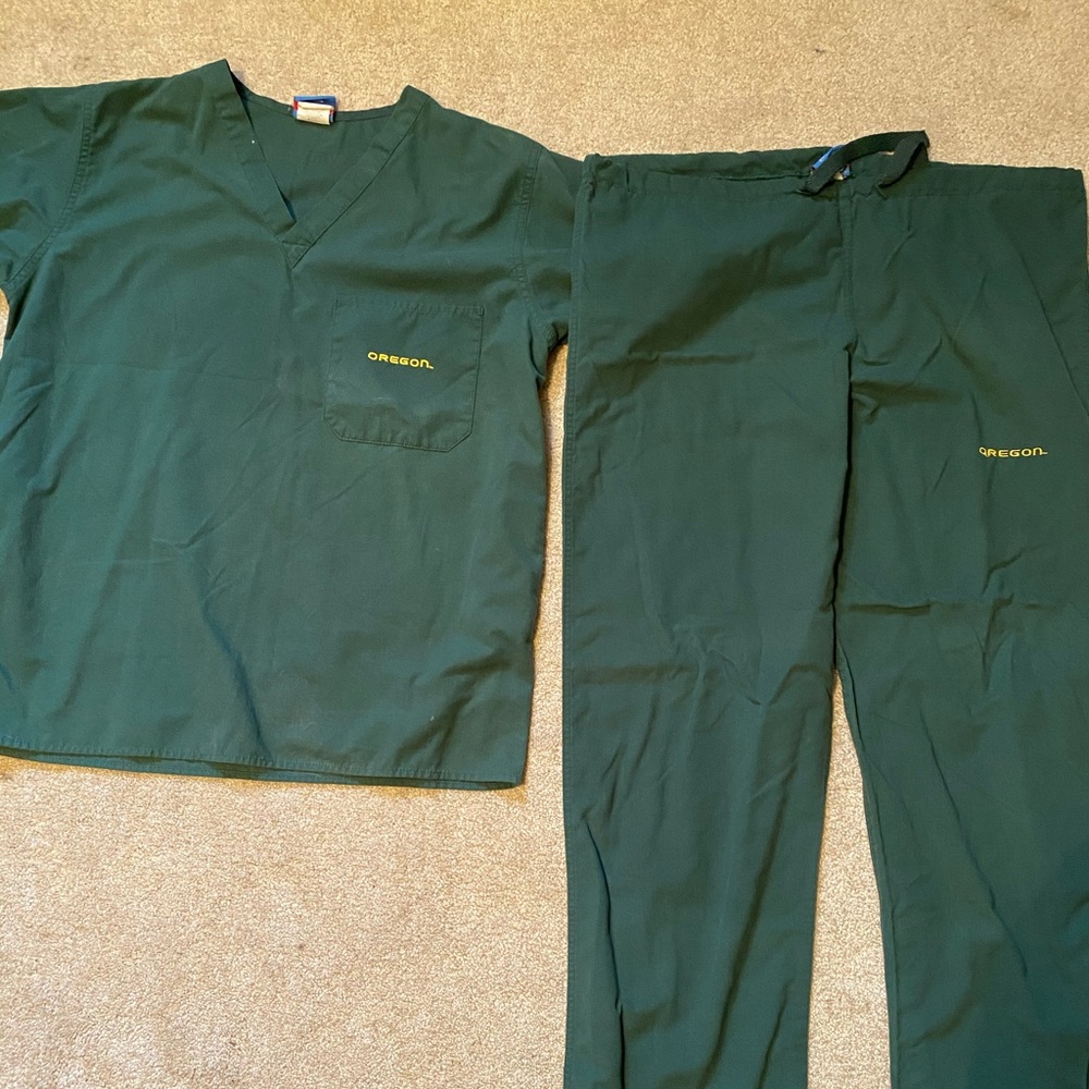 Scrubs set